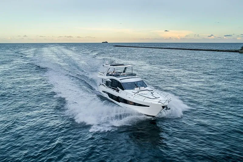 Slide: The Image of Galeon 680 FLY 2025 - 15