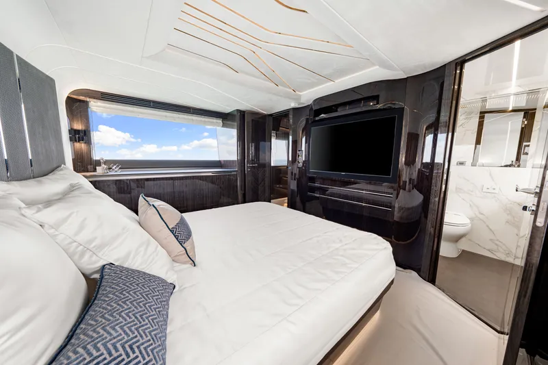 Slide: The Image of Galeon 680 FLY 2025 - 140