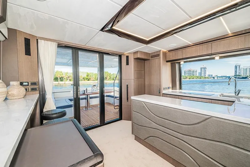 Slide: The Image of Galeon 680 FLY 2025 - 61