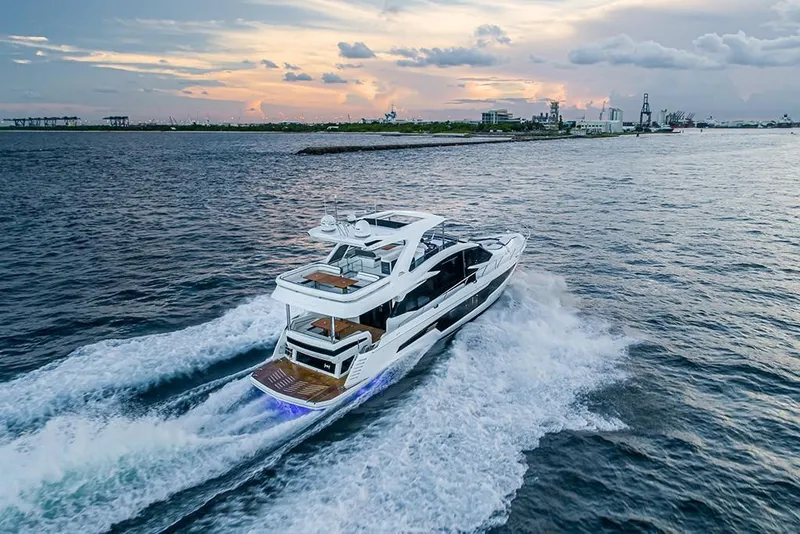 Slide: The Image of Galeon 680 FLY 2025 - 13