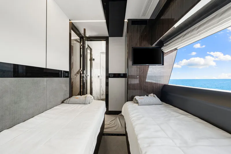 Slide: The Image of Galeon 680 FLY 2025 - 151