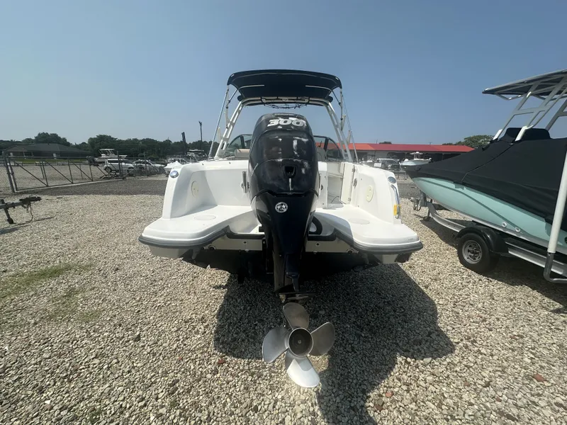 Slide: The Image of Boston Whaler 230 VANTAGE 2013 - 23