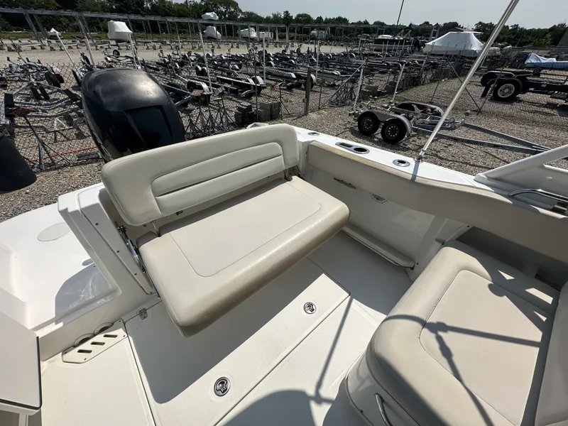 Slide: The Image of Boston Whaler 230 VANTAGE 2013 - 5