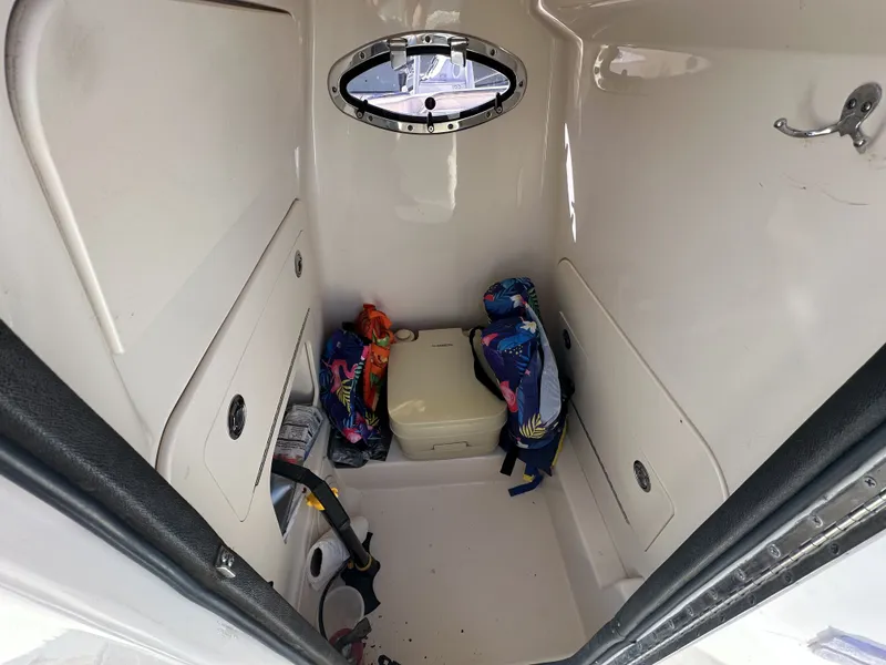 Slide: The Image of Grady-White FISHERMAN 216 2018 - 14