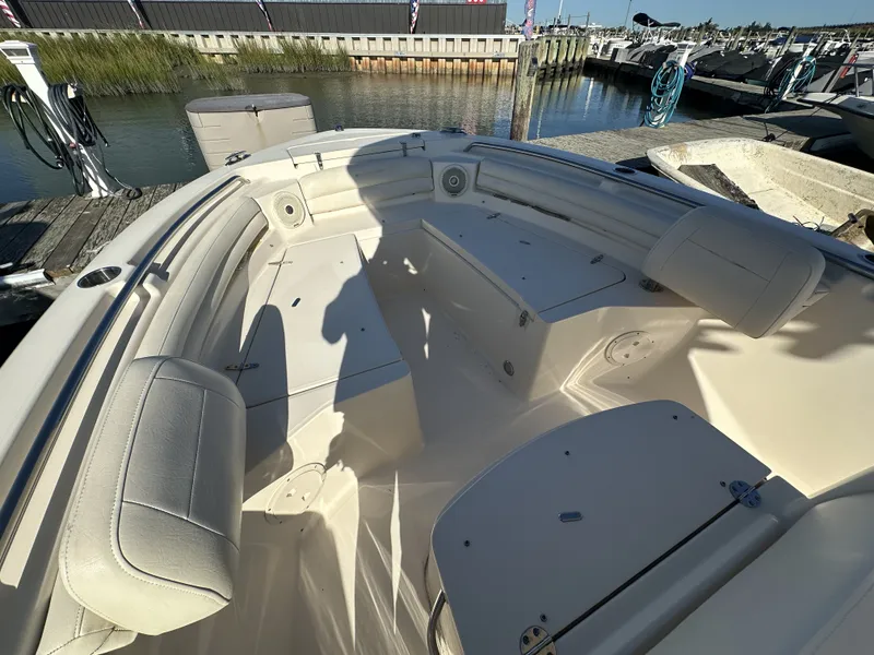 Slide: The Image of Grady-White FISHERMAN 216 2018 - 18