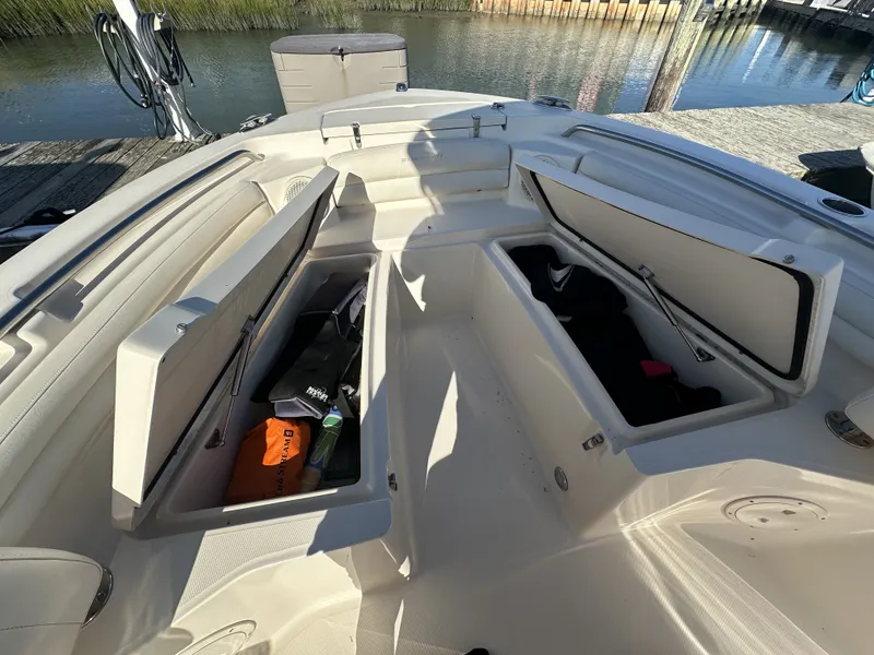 Slide: The Image of Grady-White FISHERMAN 216 2018 - 19