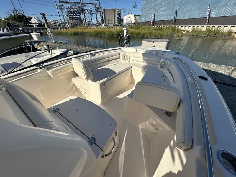Slide: The Image of Grady-White FISHERMAN 216 2018 - 21