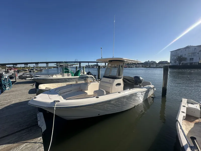 Slide: The Image of Grady-White FISHERMAN 216 2018 - 1