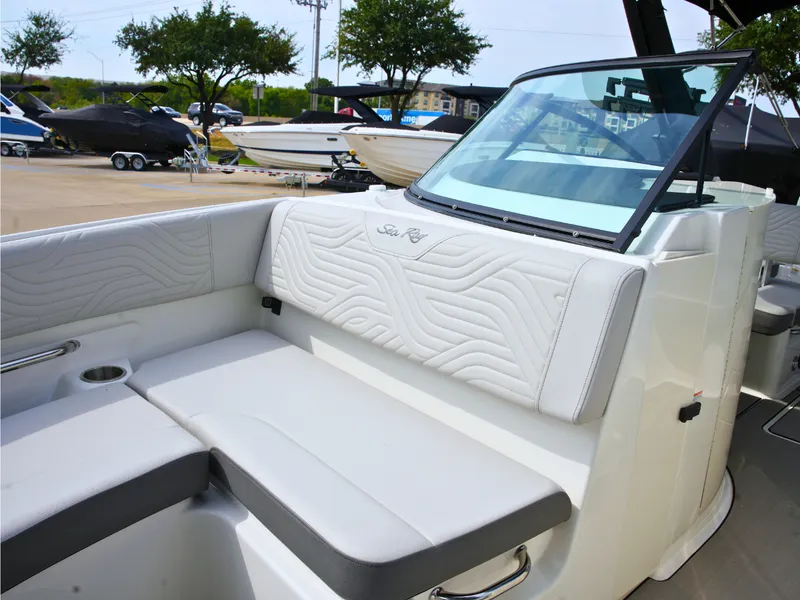 Slide: The Image of Sea Ray SDX 250 Surf 2027 - 40
