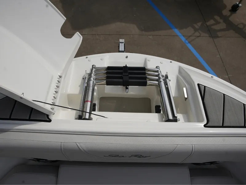 Slide: The Image of Sea Ray SDX 250 Surf 2027 - 42