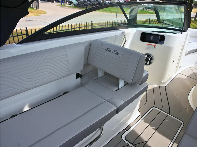 Slide: The Image of Sea Ray SDX 250 Surf 2027 - 13