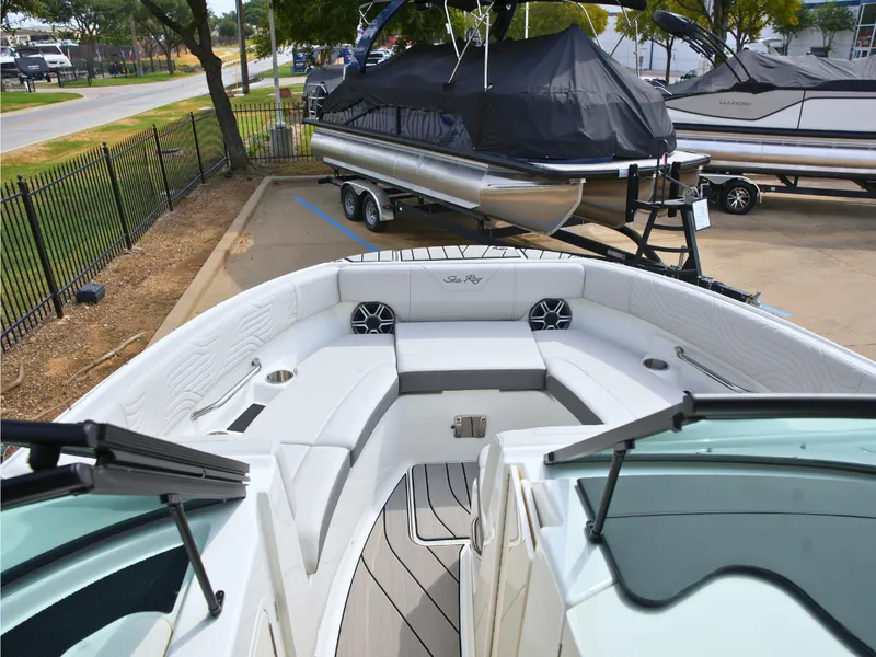Slide: The Image of Sea Ray SDX 250 Surf 2027 - 39