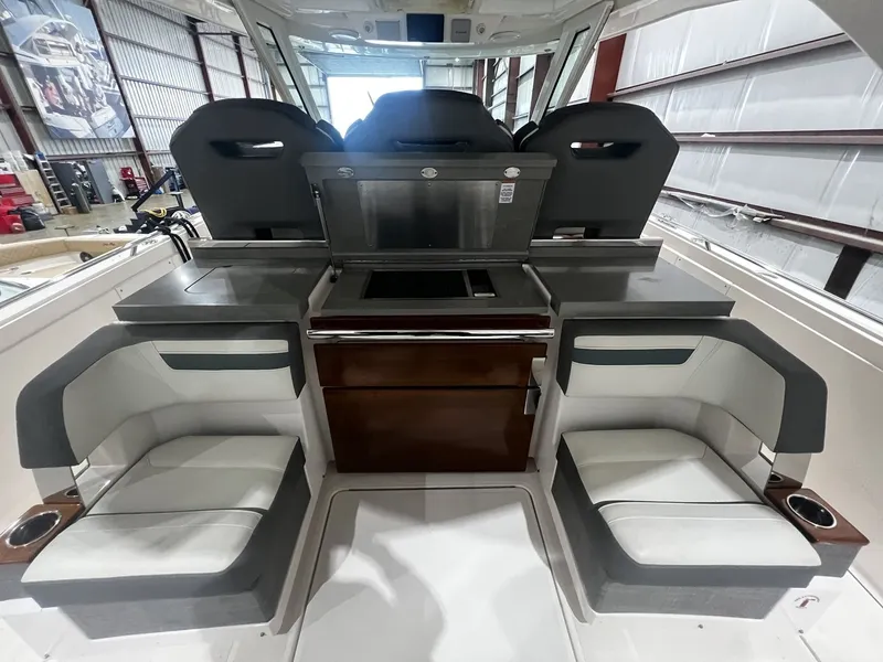 Slide: The Image of Tiara 38 LS 2019 - 7