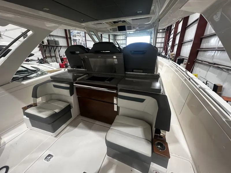 Slide: The Image of Tiara 38 LS 2019 - 6