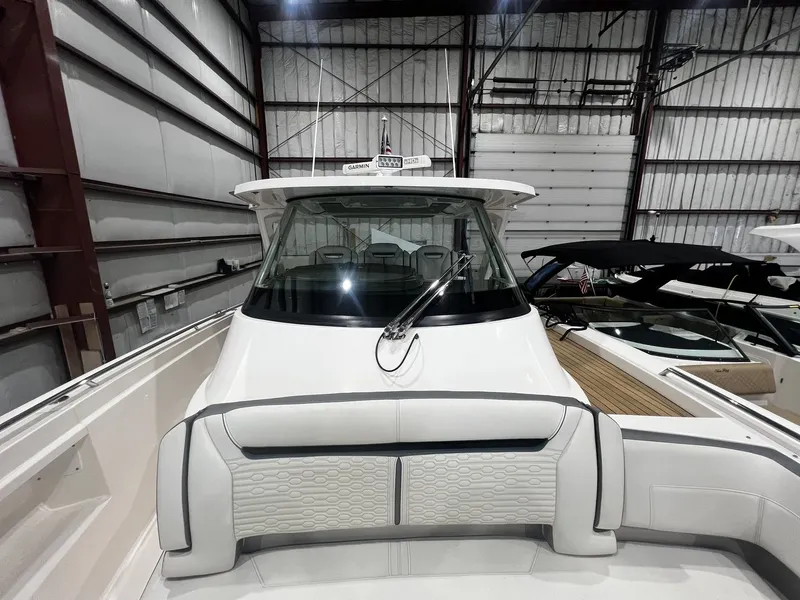 Slide: The Image of Tiara 38 LS 2019 - 12