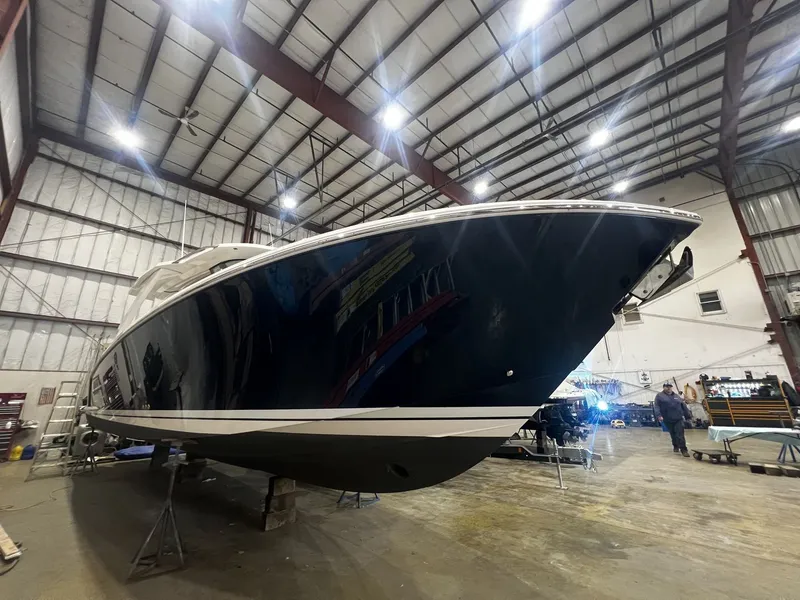 Slide: The Image of Tiara 38 LS 2019 - 4