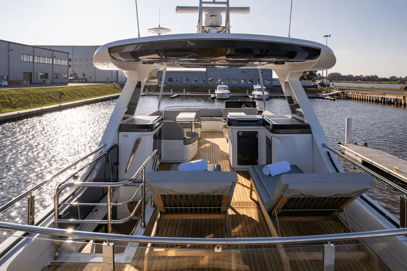 Slide: The Image of Galeon 560 FLY 2026 - 74