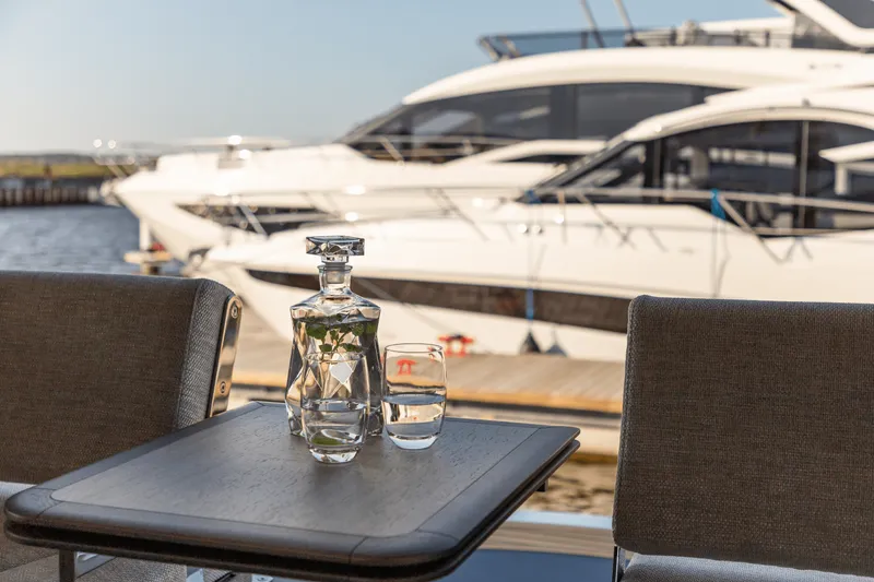 Slide: The Image of Galeon 560 FLY 2026 - 81