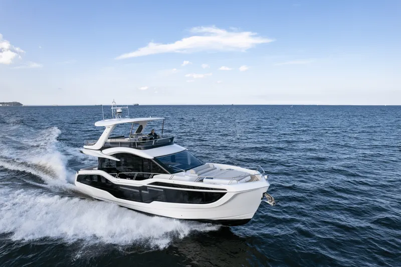 Slide: The Image of Galeon 560 FLY 2026 - 0