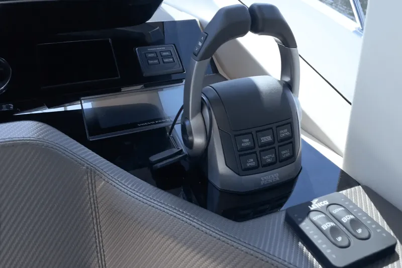 Slide: The Image of Galeon 560 FLY 2026 - 59