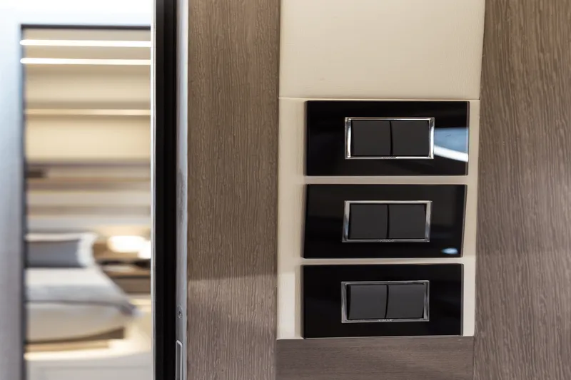 Slide: The Image of Galeon 560 FLY 2027 - 91