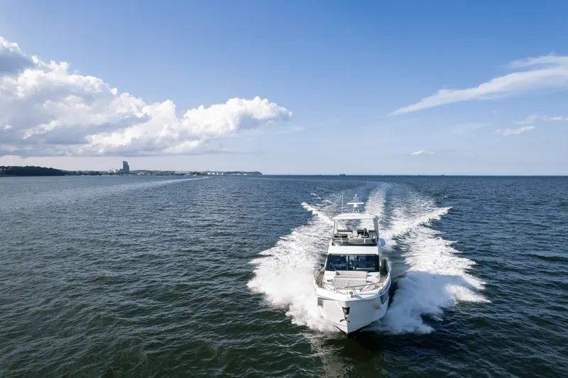 Slide: The Image of Galeon 560 FLY 2027 - 2