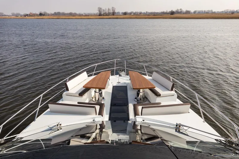 Slide: The Image of Galeon 640 FLY 2027 - 32
