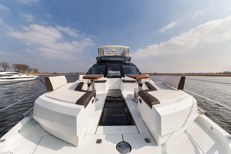 Slide: The Image of Galeon 640 FLY 2027 - 12