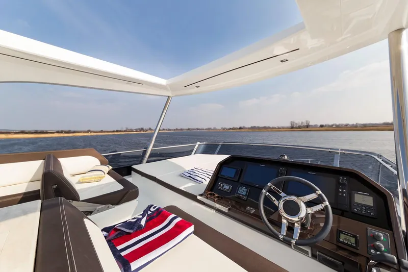 Slide: The Image of Galeon 640 FLY 2027 - 31