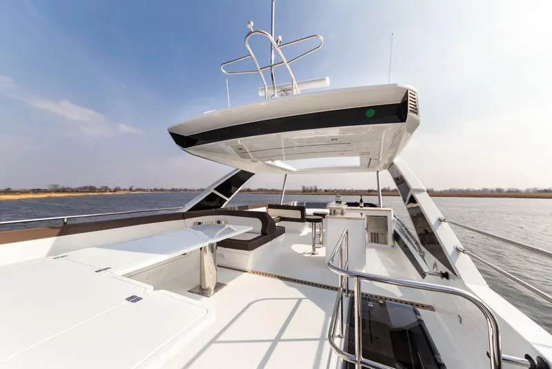 Slide: The Image of Galeon 640 FLY 2027 - 30