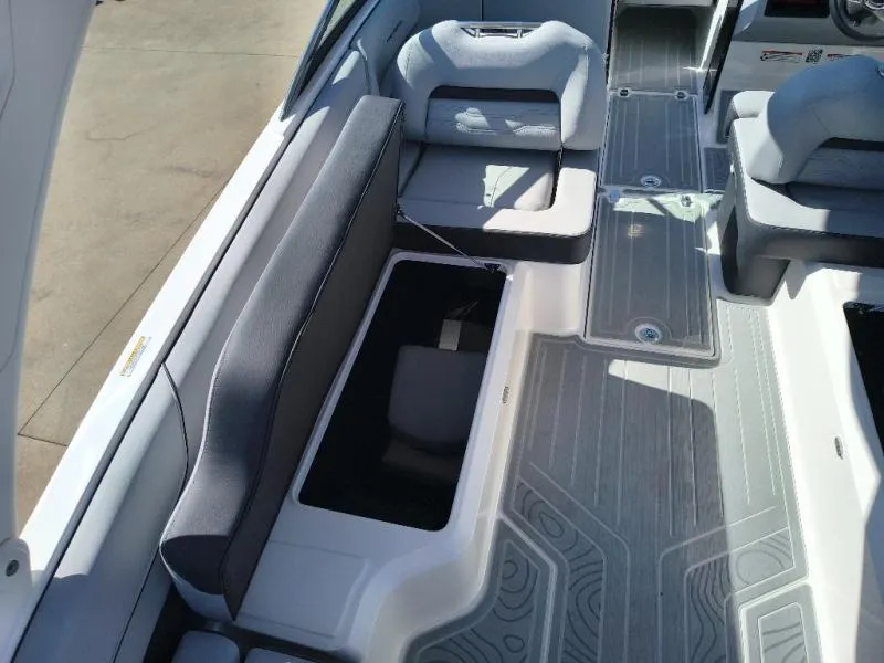 Slide: The Image of Regal LS6 Surf 2027 - 16