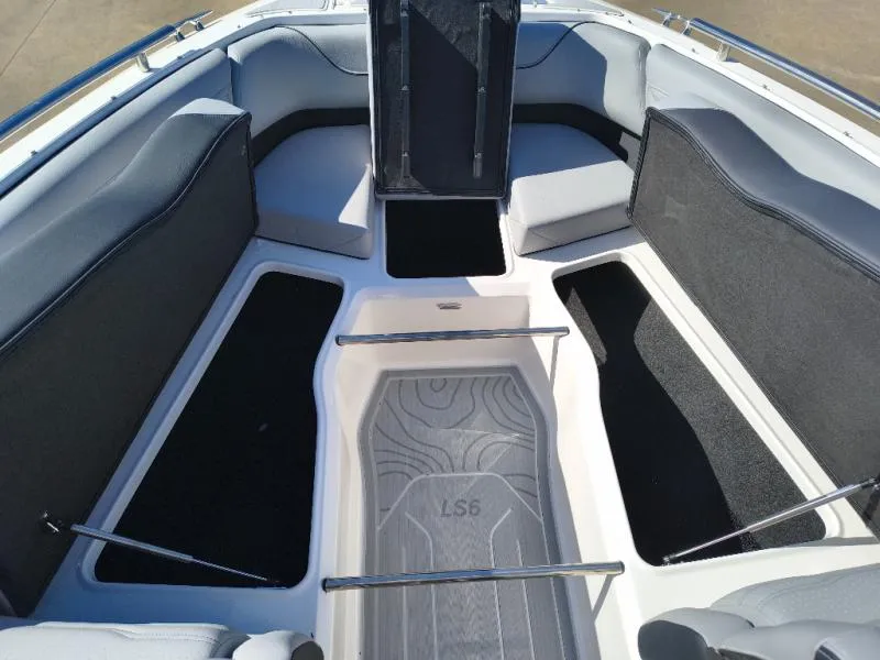 Slide: The Image of Regal LS6 Surf 2027 - 7
