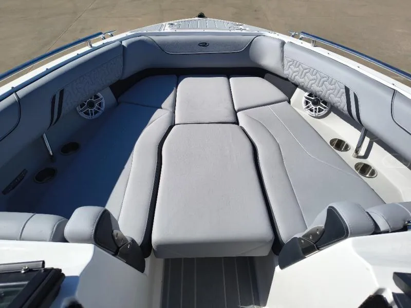 Slide: The Image of Regal LS6 Surf 2027 - 5