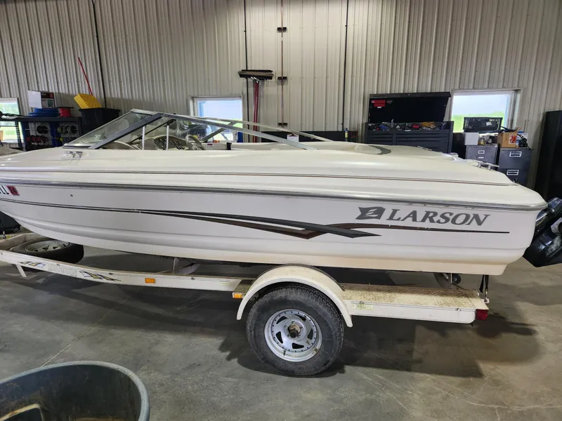The Image of Larson 180SEIRL 2001 - 0
