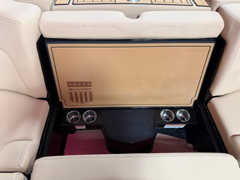Slide: The Image of Mastercraft X22 2022 - 38