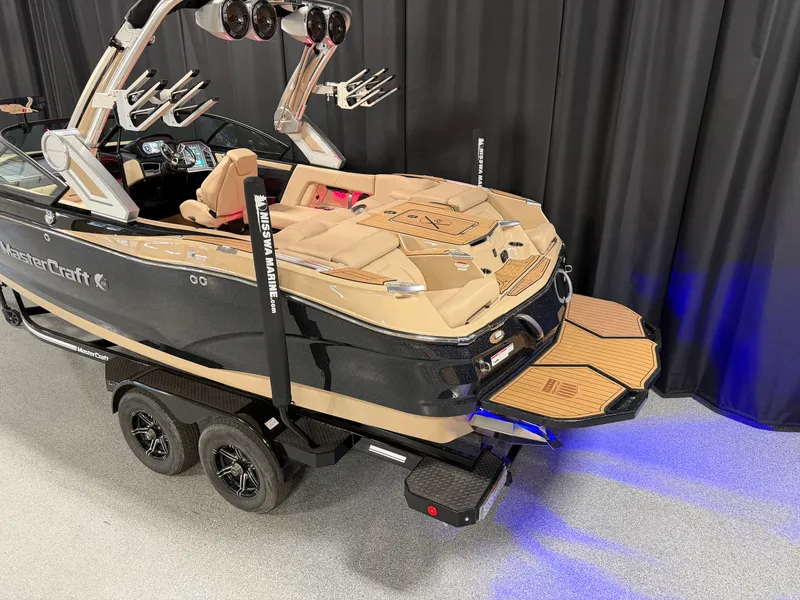 Slide: The Image of Mastercraft X22 2022 - 6