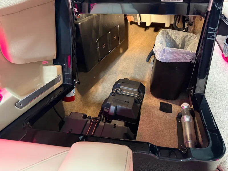 Slide: The Image of Mastercraft X22 2022 - 52