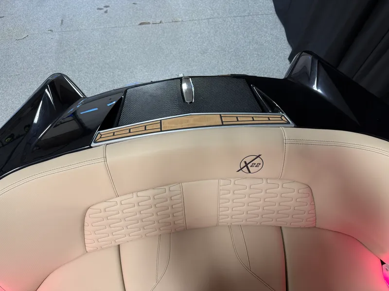 Slide: The Image of Mastercraft X22 2022 - 91