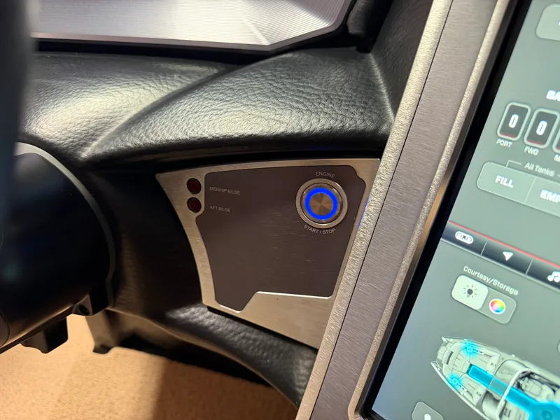 Slide: The Image of Mastercraft X22 2022 - 68