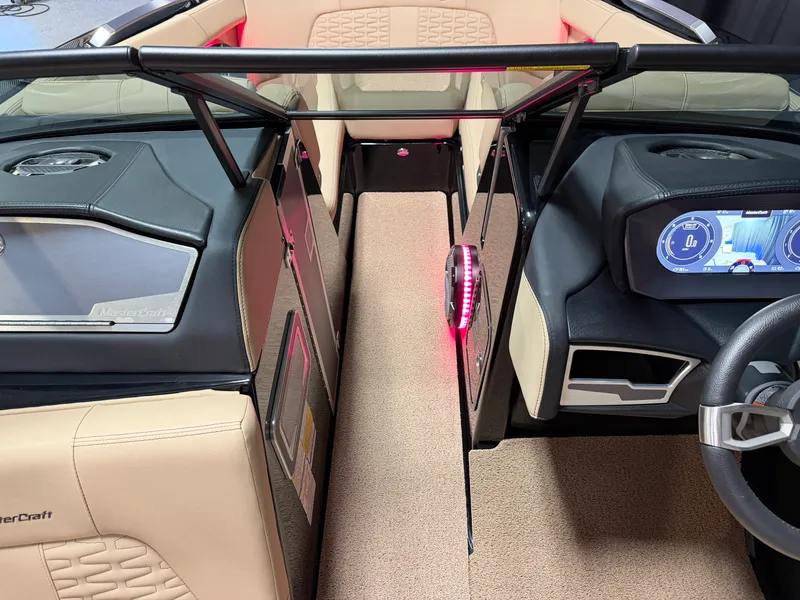 Slide: The Image of Mastercraft X22 2022 - 73