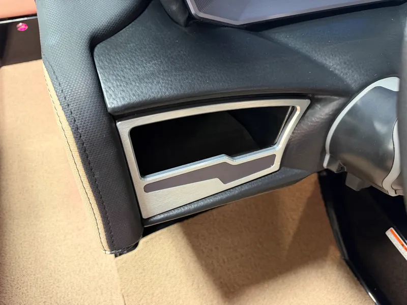 Slide: The Image of Mastercraft X22 2022 - 71