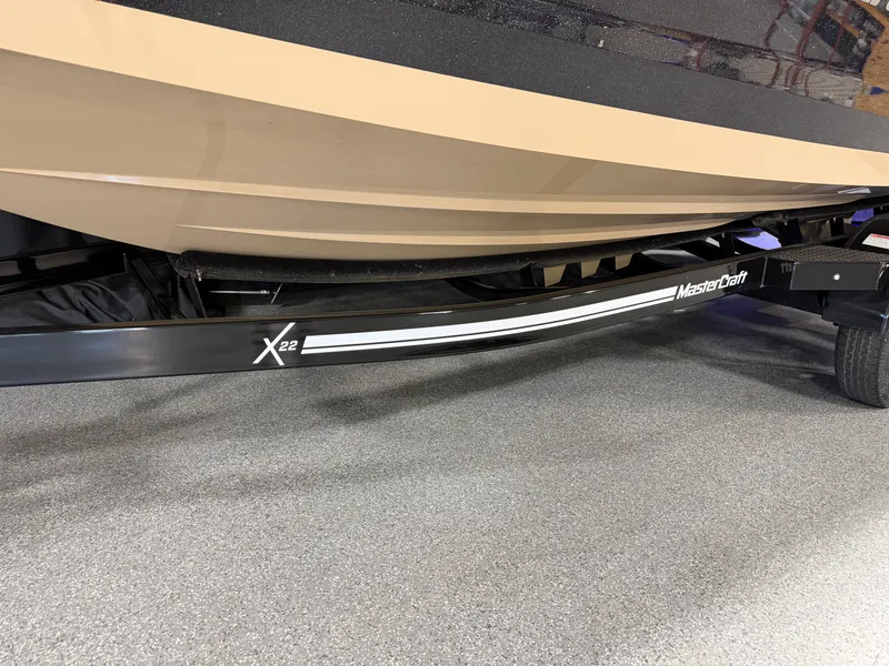 Slide: The Image of Mastercraft X22 2022 - 101