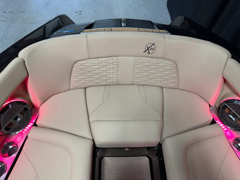 Slide: The Image of Mastercraft X22 2022 - 89