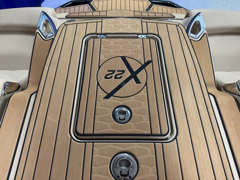 Slide: The Image of Mastercraft X22 2022 - 21