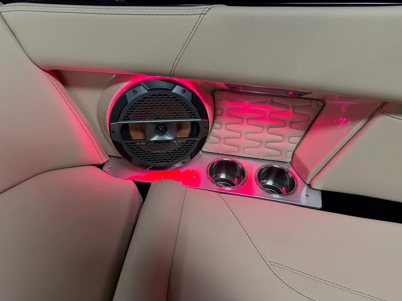 Slide: The Image of Mastercraft X22 2022 - 87