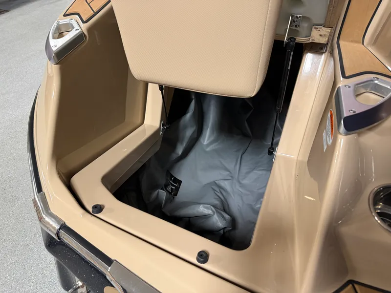 Slide: The Image of Mastercraft X22 2022 - 12