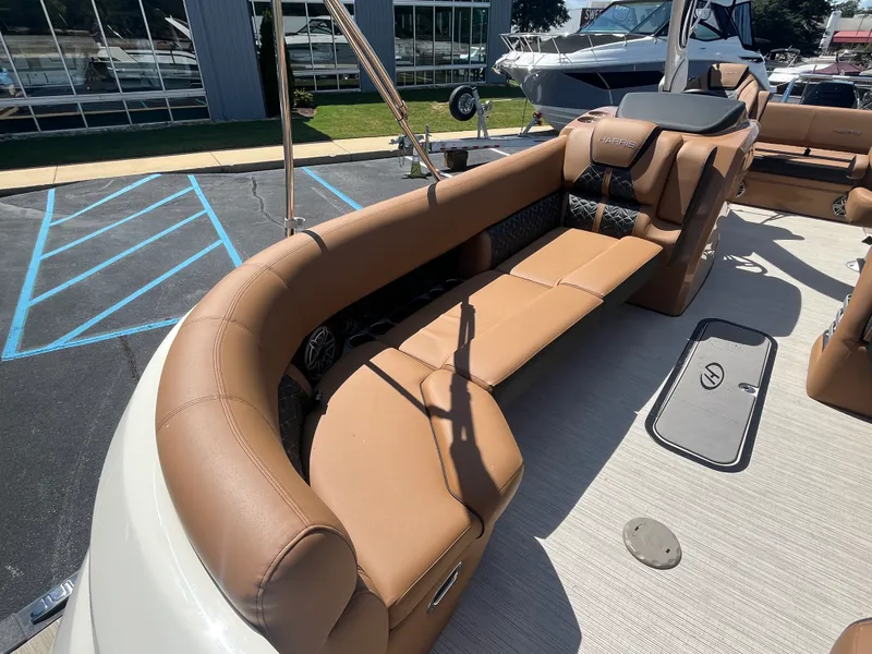 Slide: The Image of Harris 250 GRAND MARINER 2024 - 24