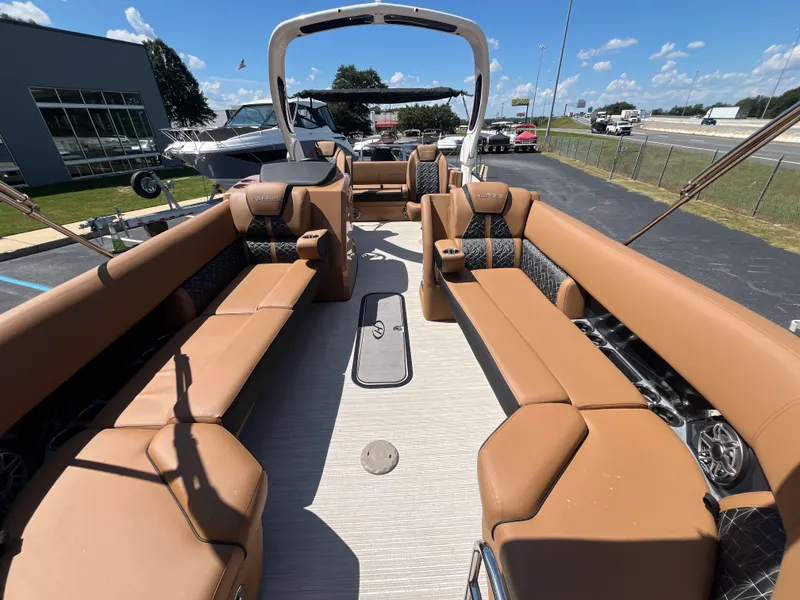 Slide: The Image of Harris 250 GRAND MARINER 2024 - 20