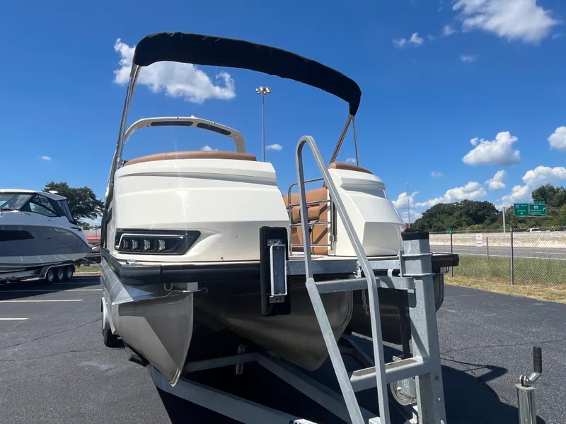 Slide: The Image of Harris 250 GRAND MARINER 2024 - 6