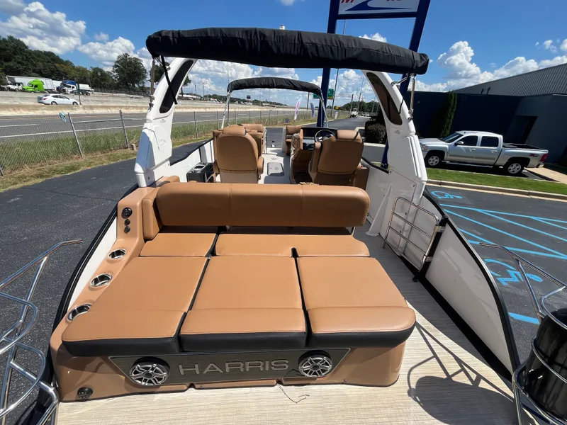 Slide: The Image of Harris 250 GRAND MARINER 2024 - 12